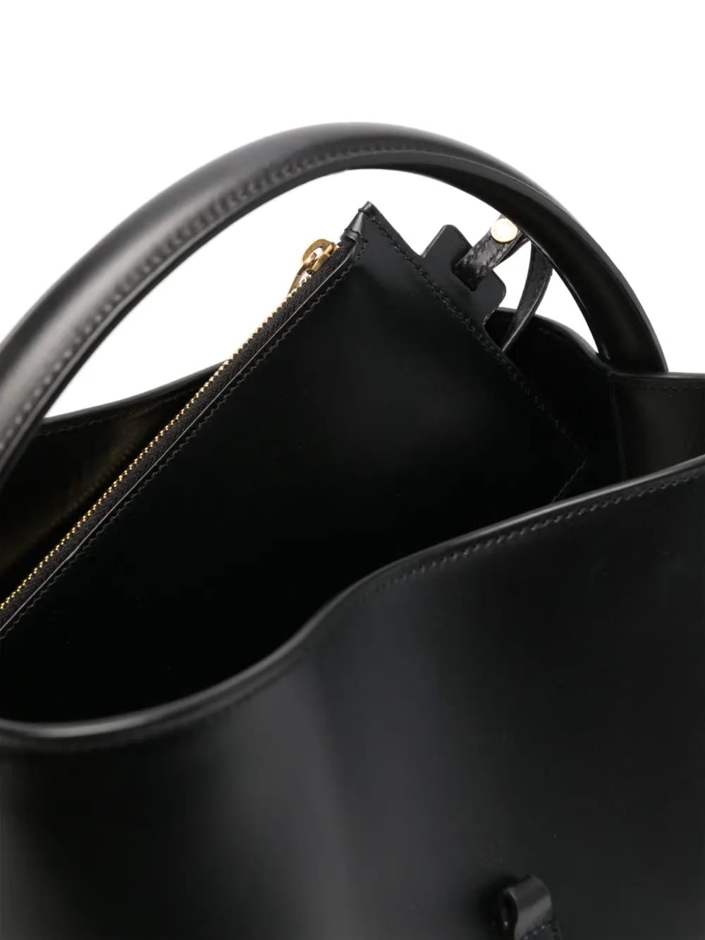 Le 37 leather bucket bag