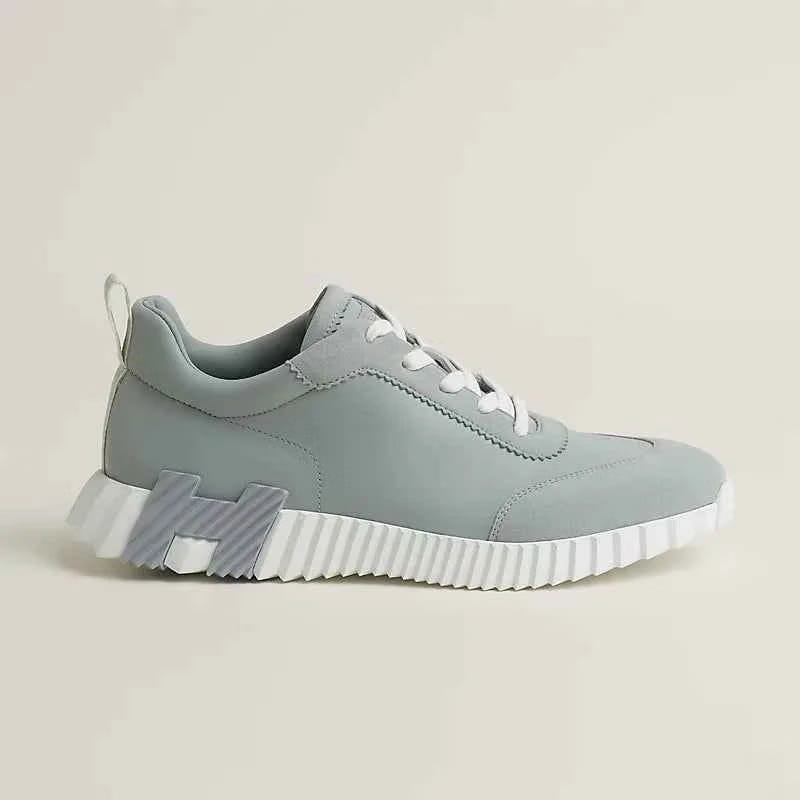 Bouncing sneaker