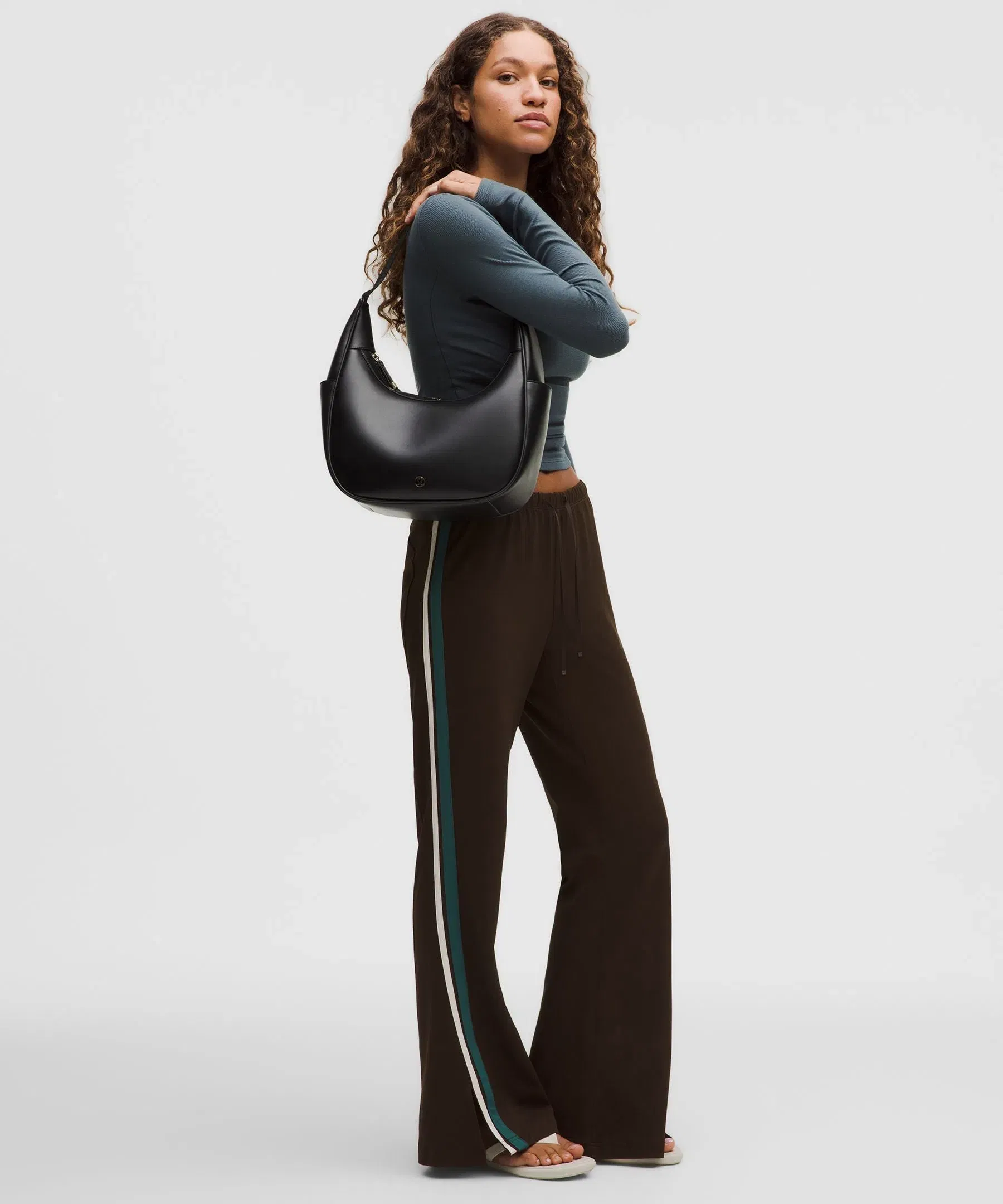 Lululemon City Essentials Shoulder Bag 4L *Smooth Leather Alternative