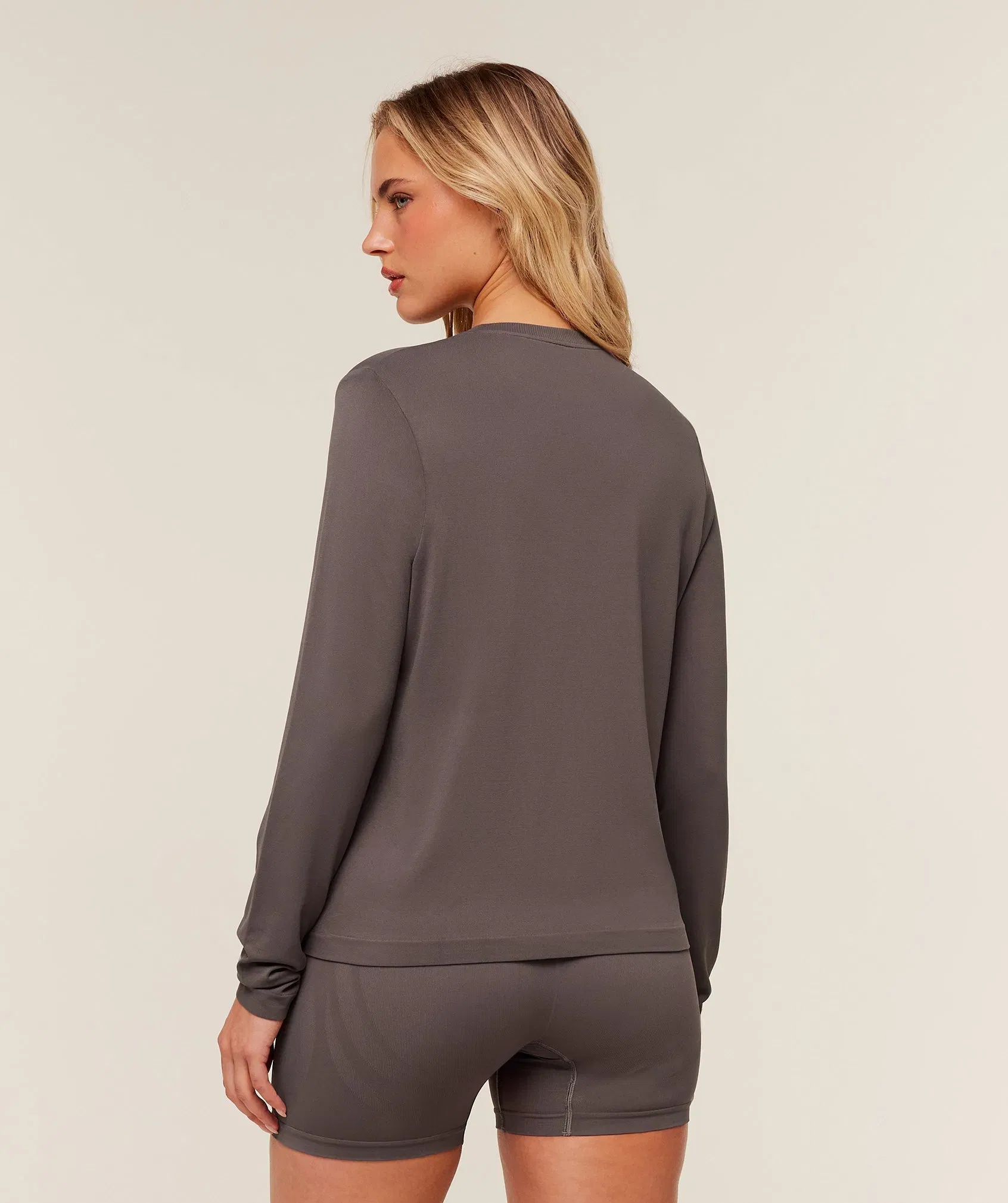Gymshark Everyday Seamless Long Sleeve Top - Cool Brown