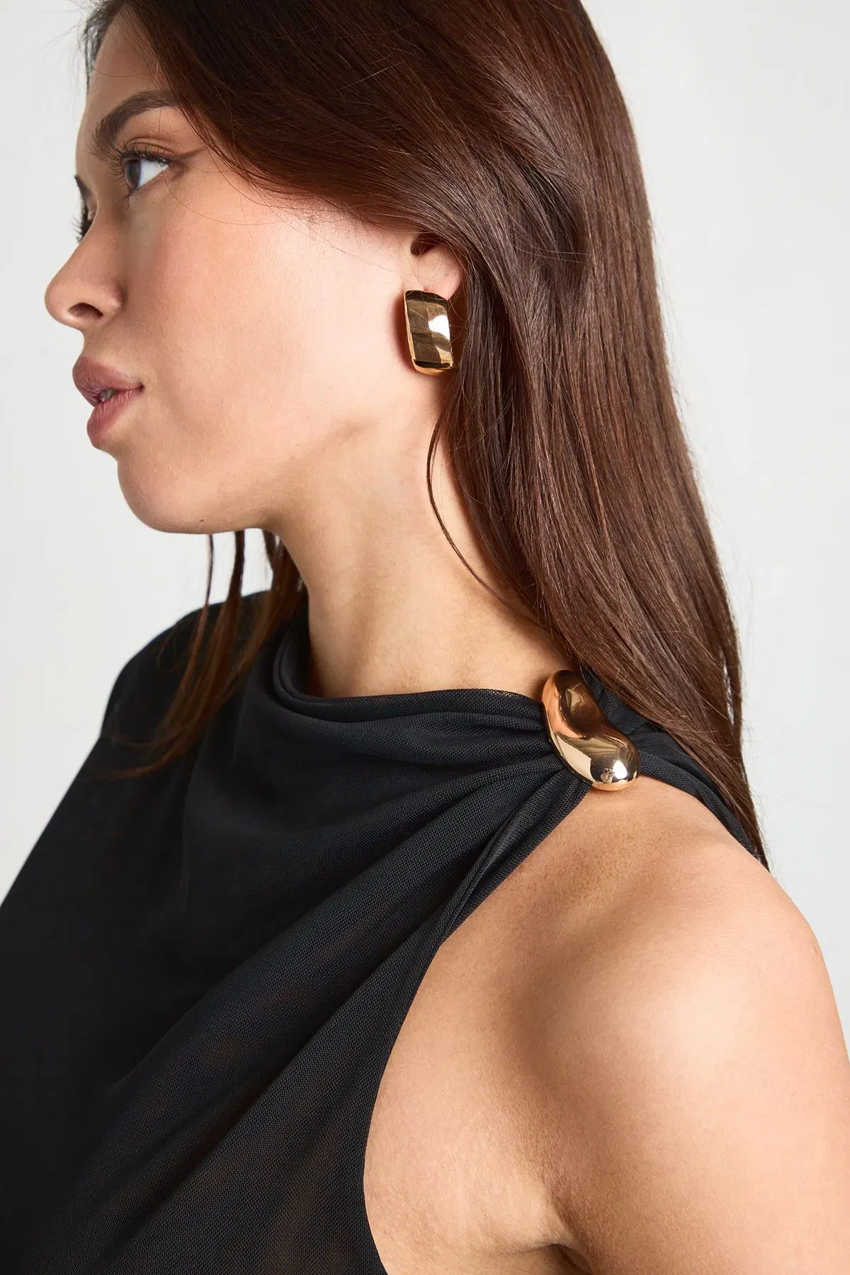 Asymmetric Trim Shoulder Detail Top