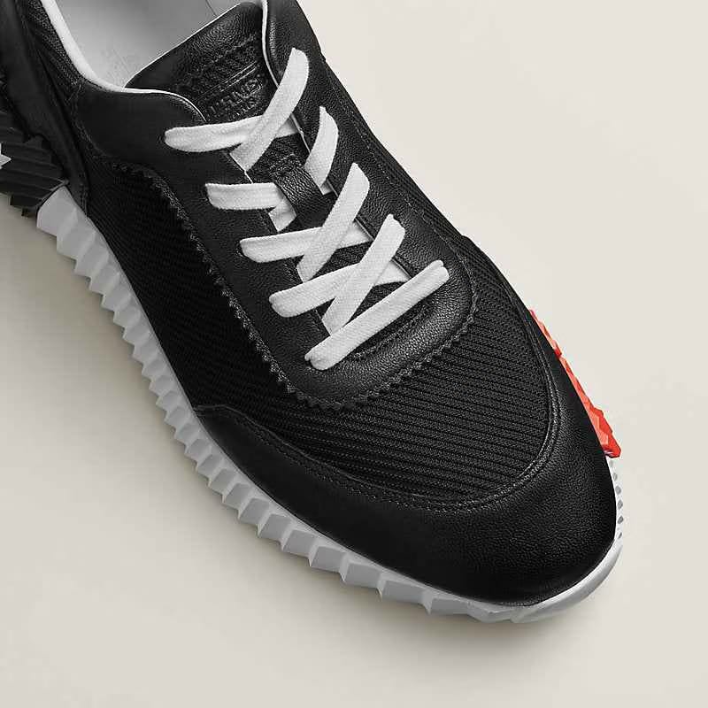 Bouncing sneaker