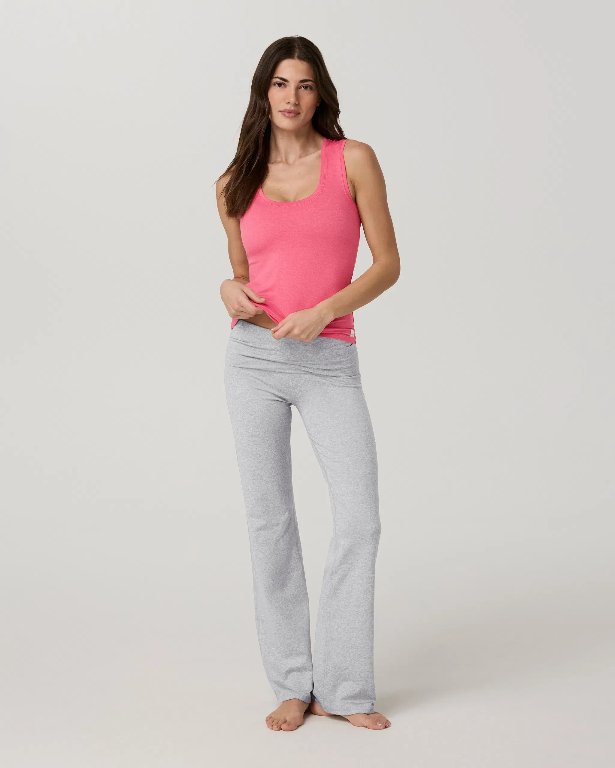 Vuori Halo Essential Scoop Tank Long