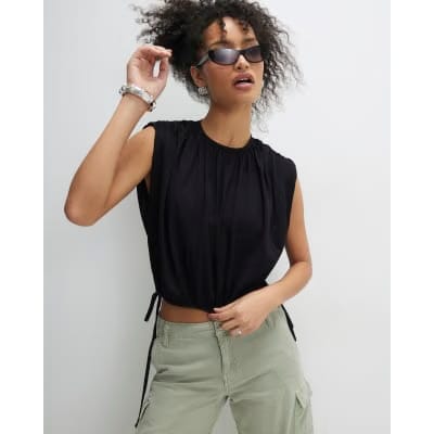 Black Short Sleeve Bubble Hem T-Shirt