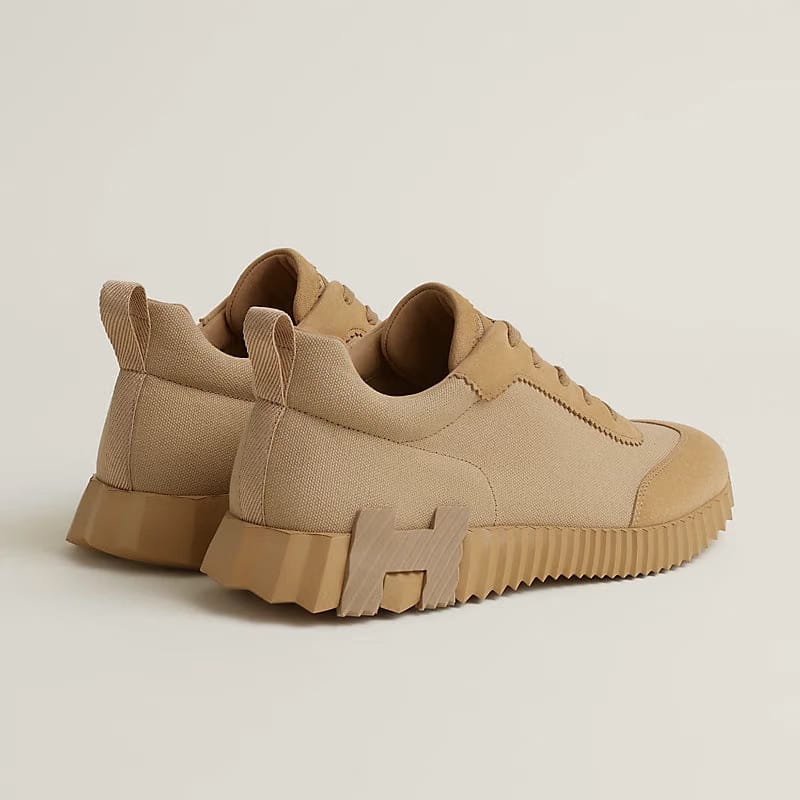 Bouncing sneaker