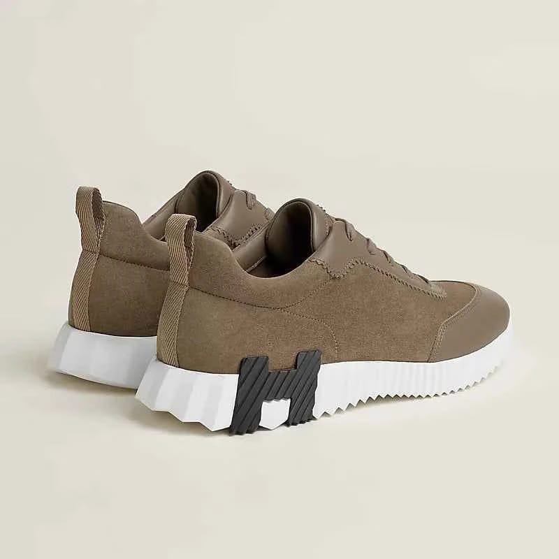Bouncing sneaker
