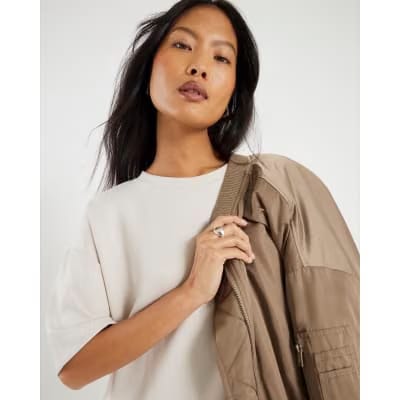 Petite Cream Premium Boxy T-shirt