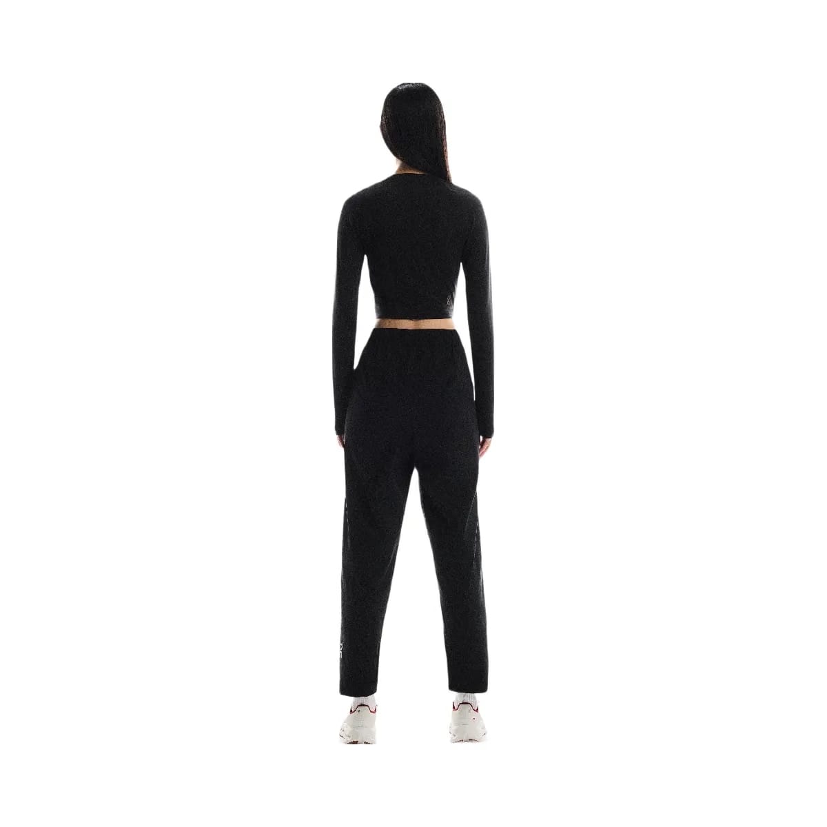 On Studio Long-T Crop Black