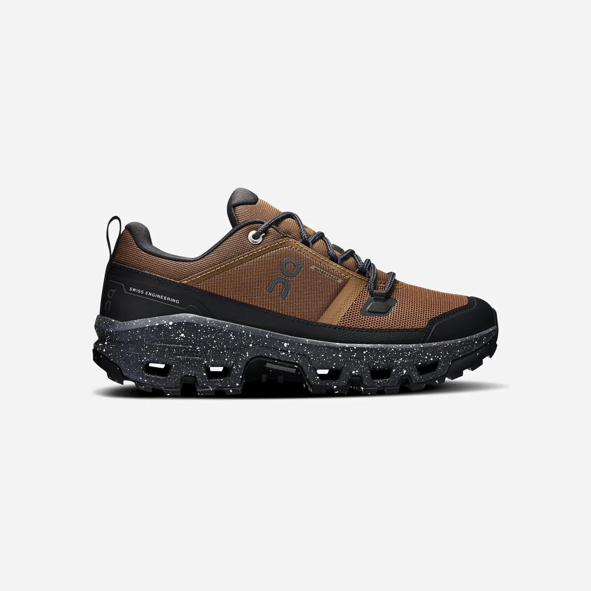 ON Running Cloudrock Low Beams Rei Earth Black