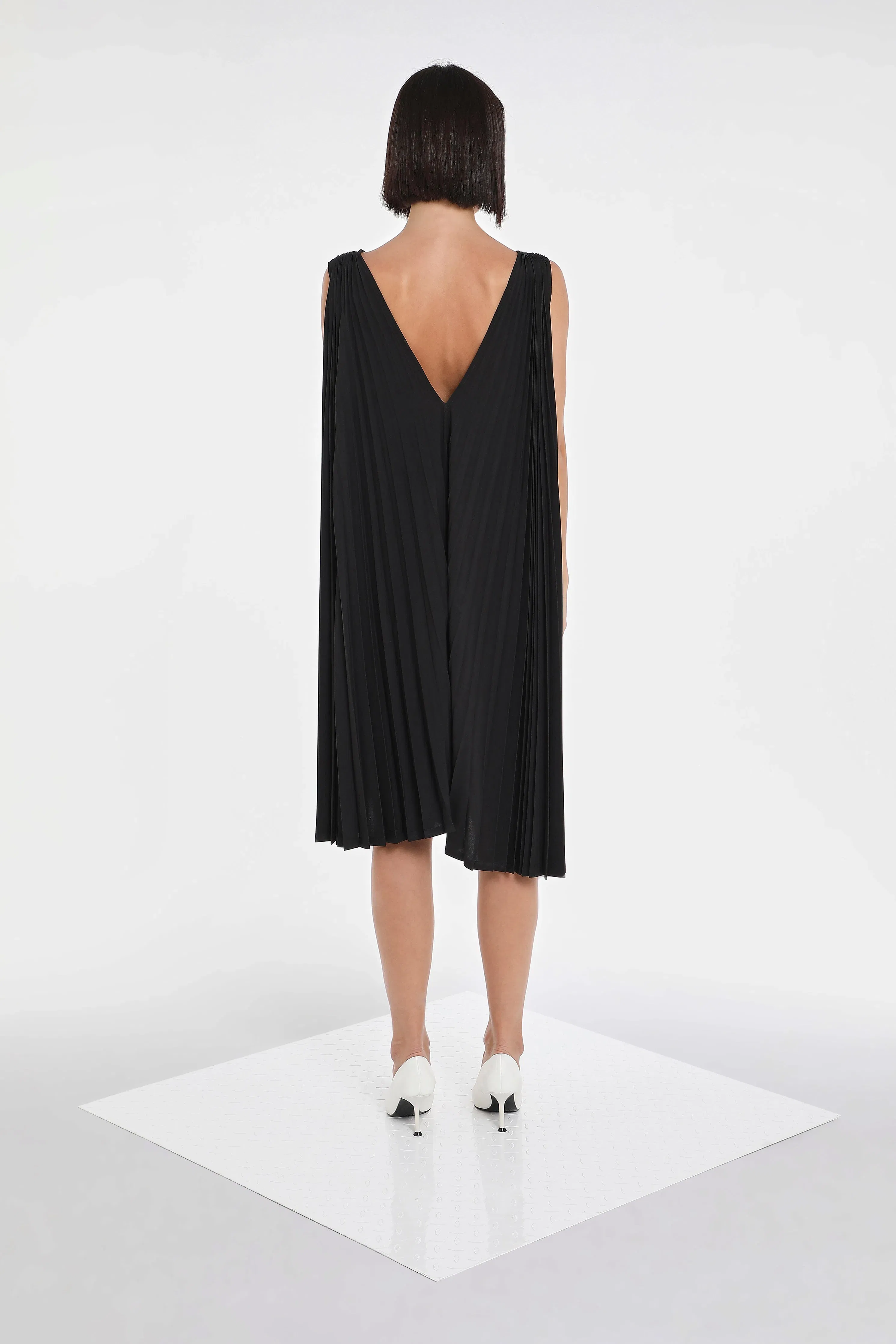 PLEATED DRESS W/ BRA LINES