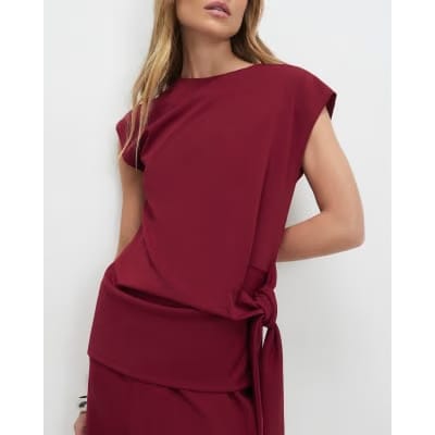 Red Short Sleeve Twist Side Top