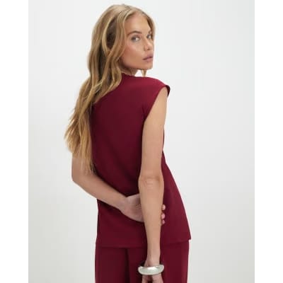 Red Short Sleeve Twist Side Top