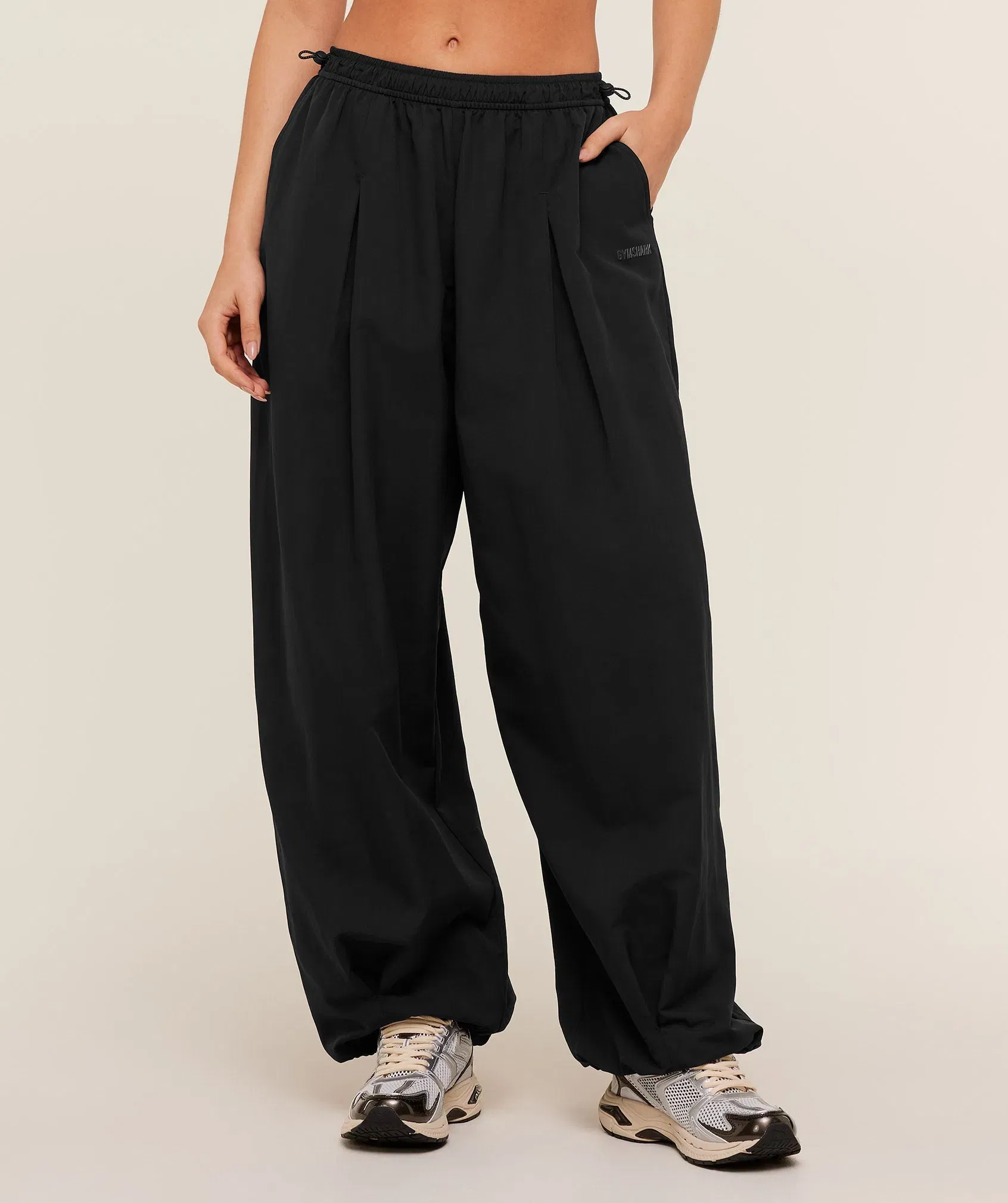 Gymshark Weekend Lifestyle Parachute Pant - GS Black
