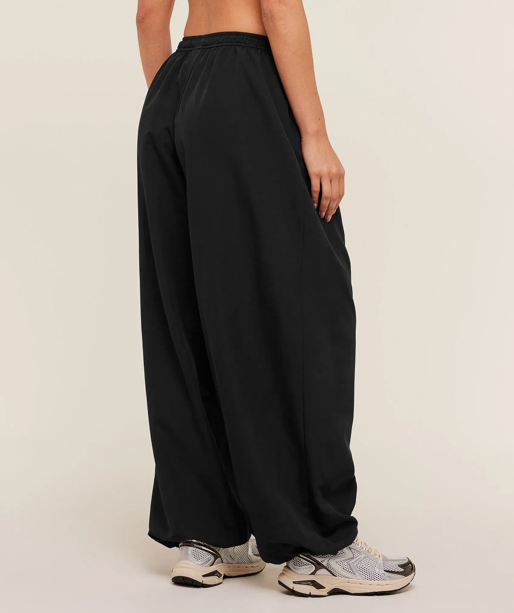 Gymshark Weekend Lifestyle Parachute Pant - GS Black