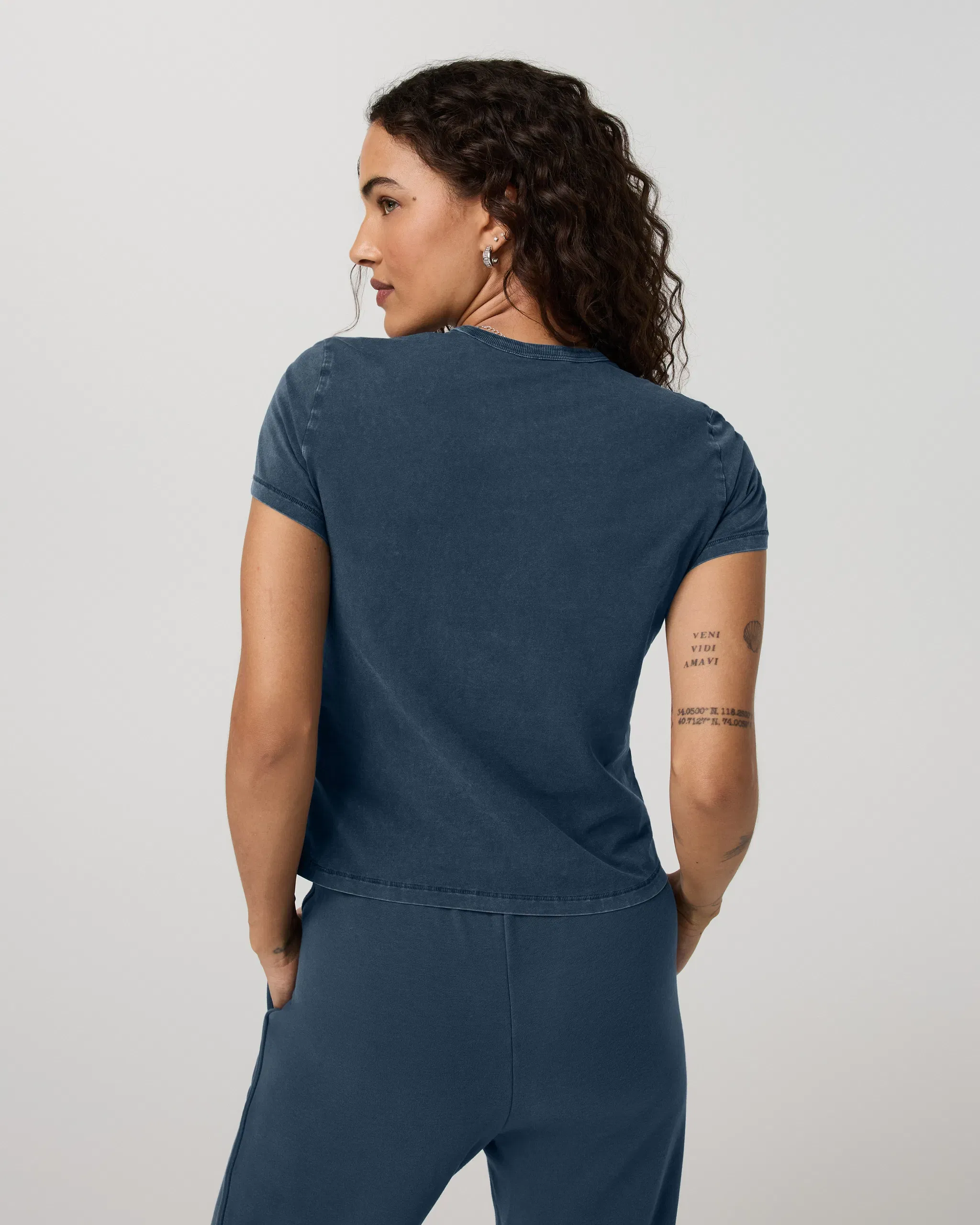 Vuori Short Sleeve Feather Classic T-Shirt Garment Dye