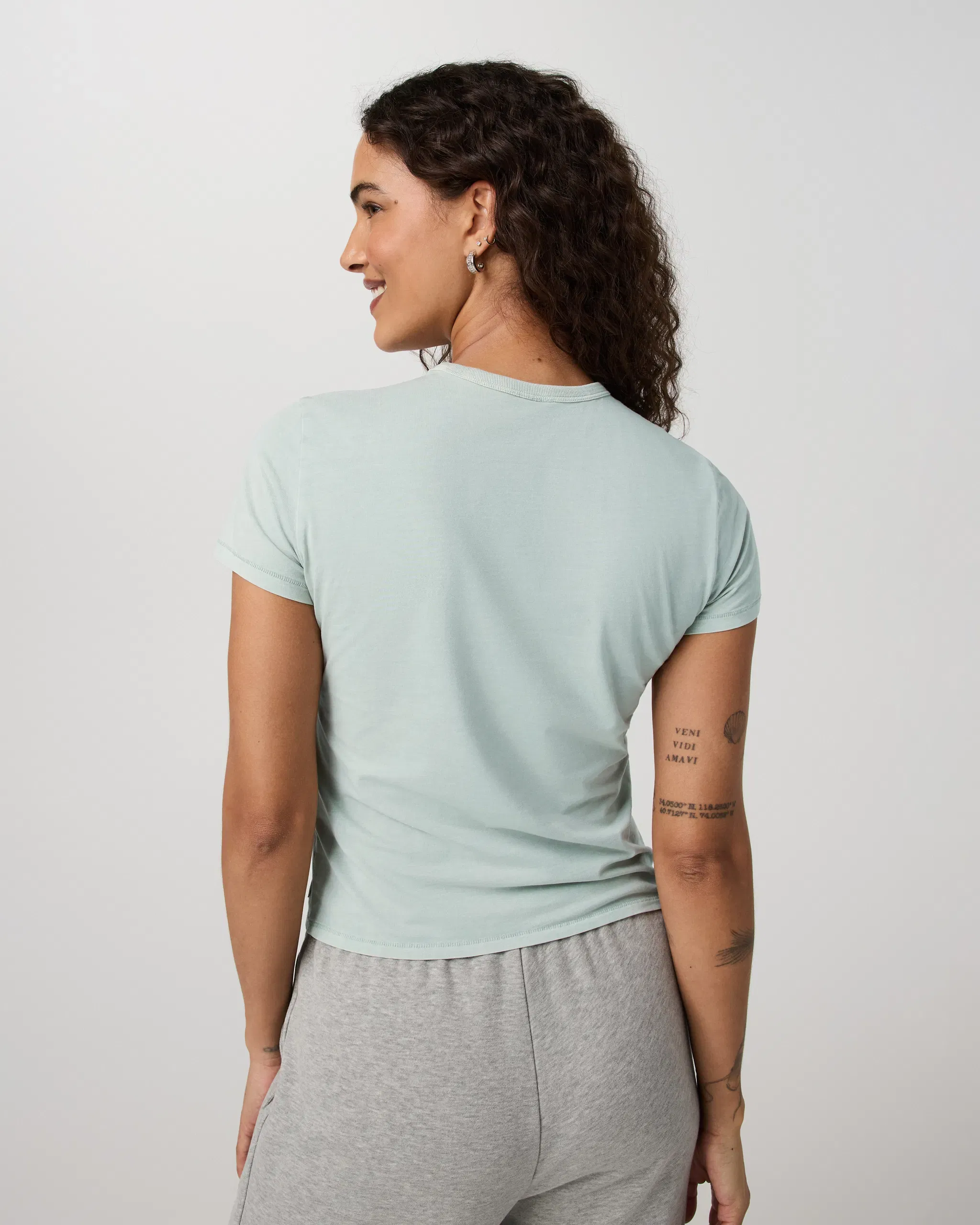 Vuori Short Sleeve Feather Classic T-Shirt Garment Dye