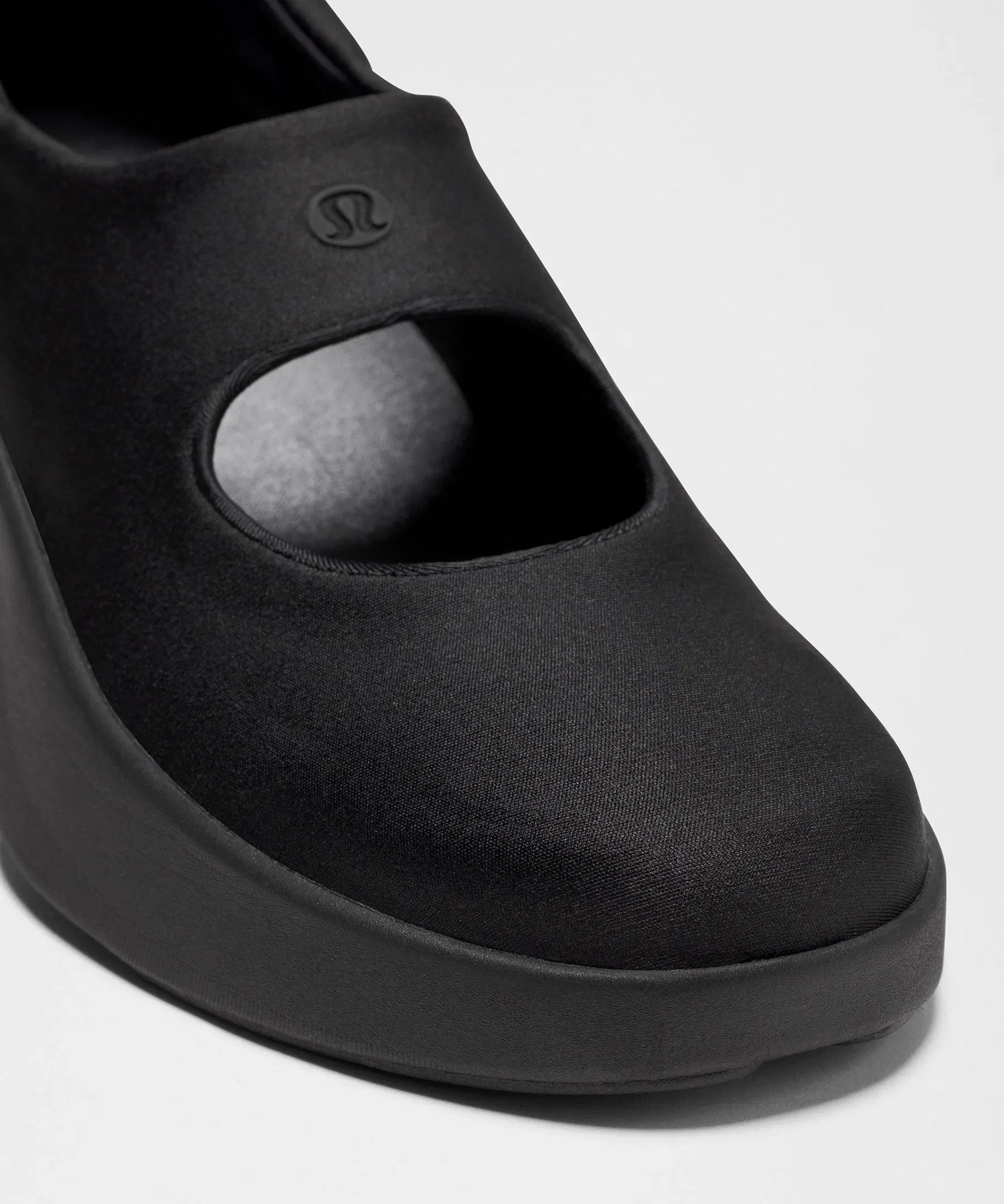 Lululemon Women's Mary Train Sneaker