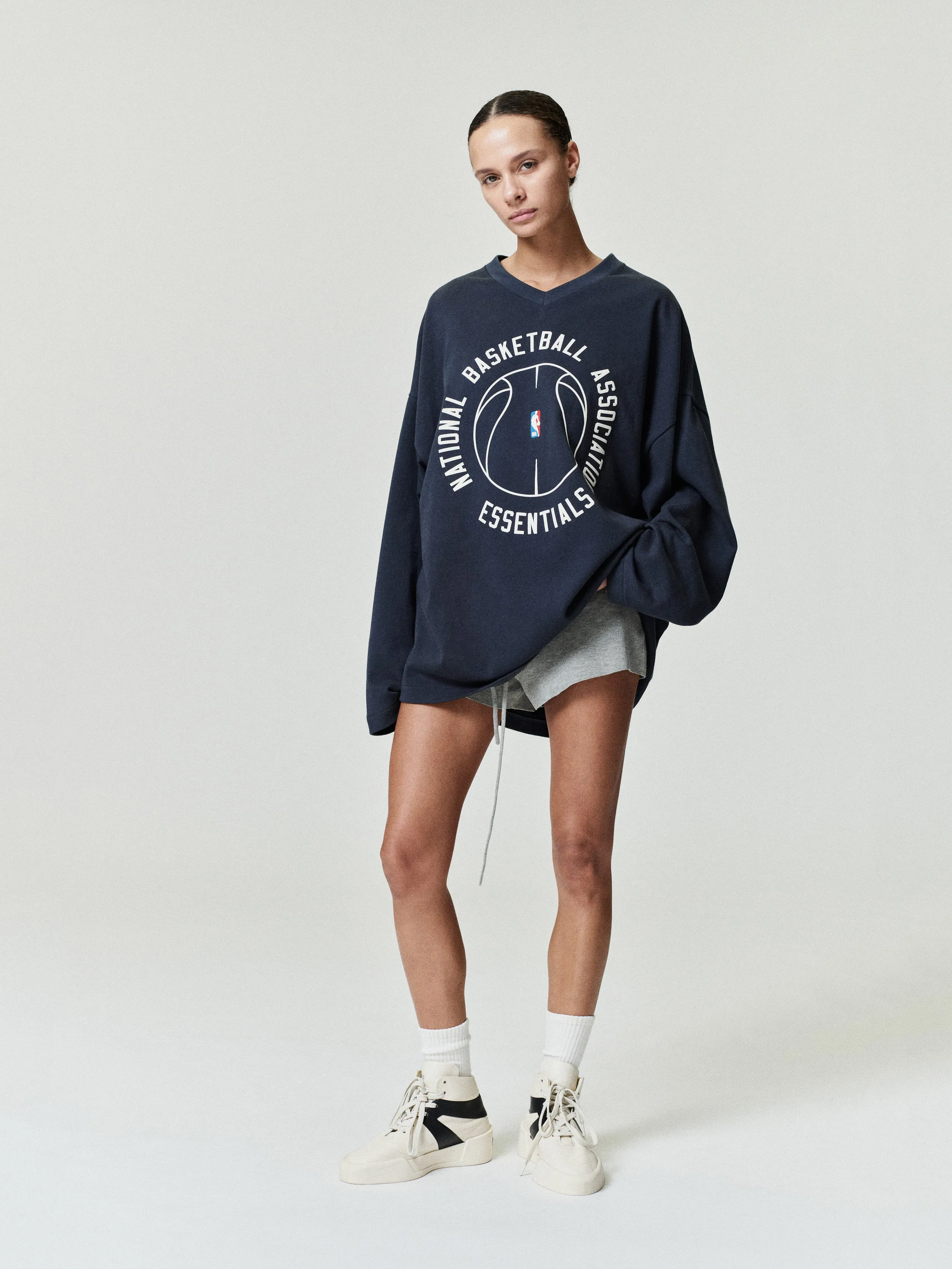 Essentials Nba X Barkley Hendricks Long Sleeve V-Neck Tee Faded Black
