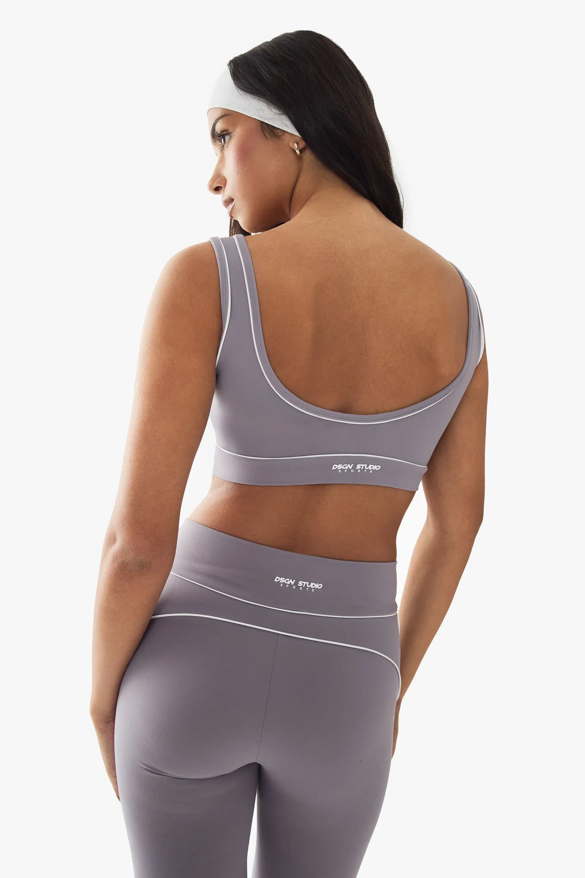 DSGN Studio Ultra Sculpt Contrast Piping Sports Bra