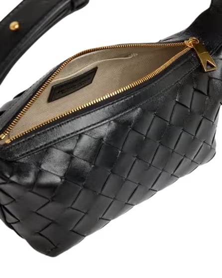 Wallace Town Pouch Shoulder Bag