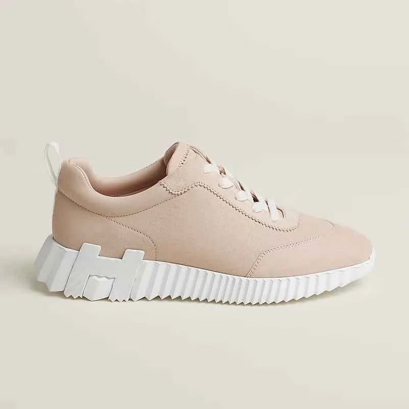 Bouncing sneaker