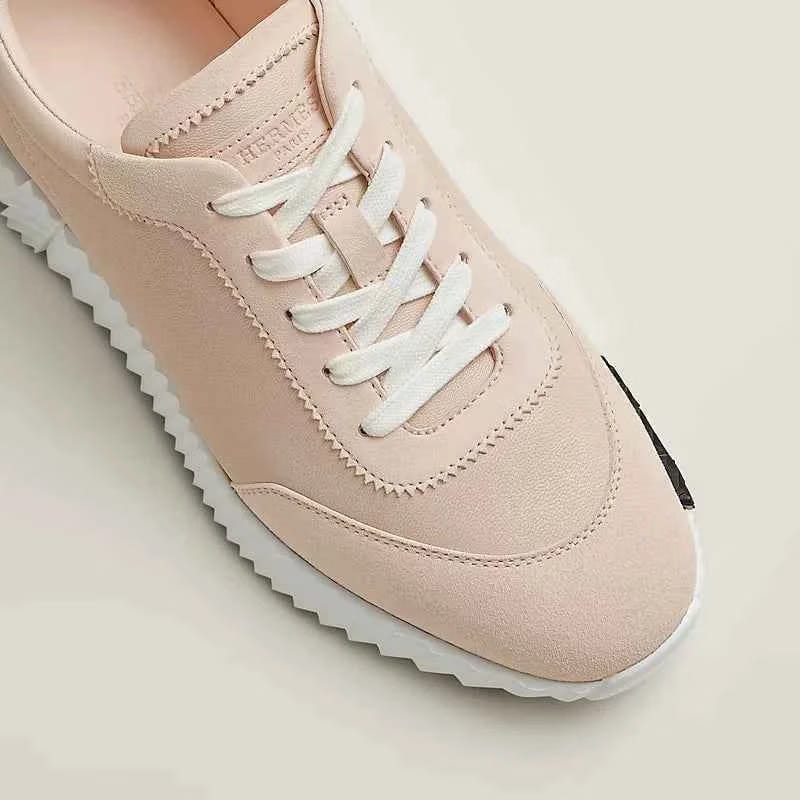 Bouncing sneaker