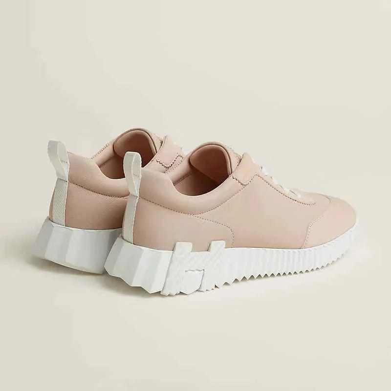 Bouncing sneaker