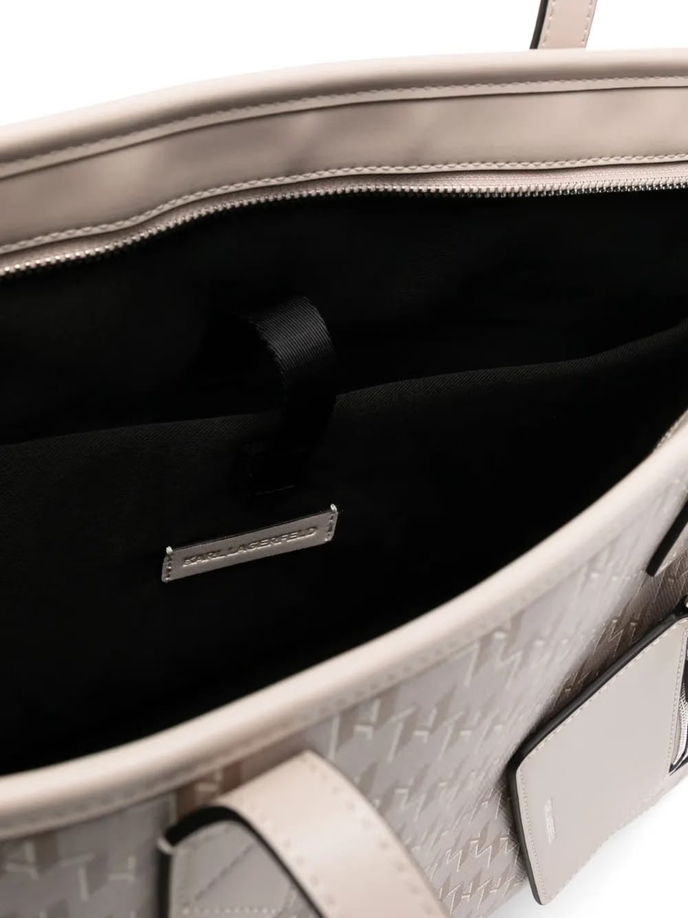 Kvoyage tote bag