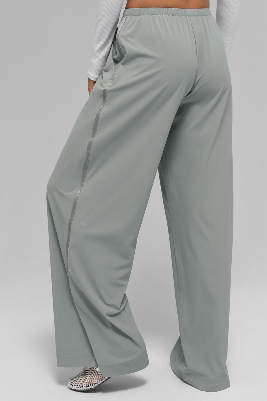 Alo Yoga Breezy Wide Leg Pant (Long)