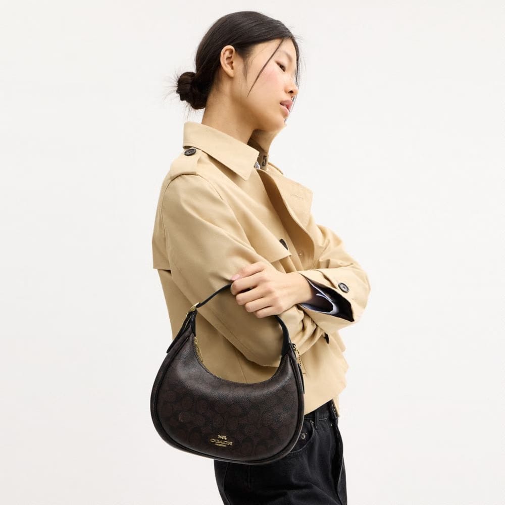 Emily Shoulder Bag In Signature Canvas