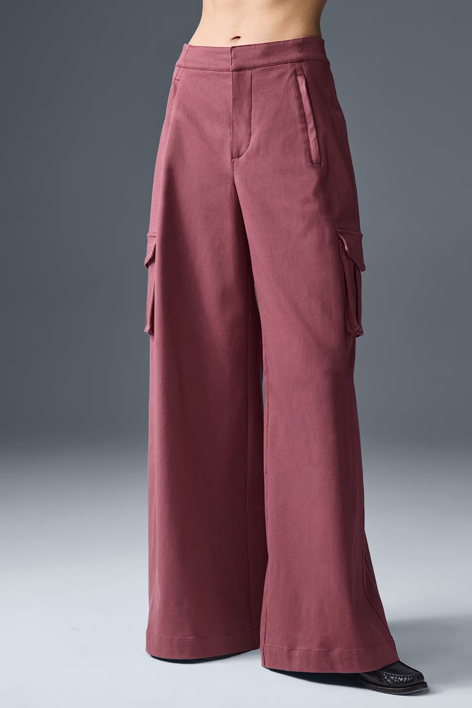 Alo Yoga Show Off Cargo Wide Leg Trouser (Long)
