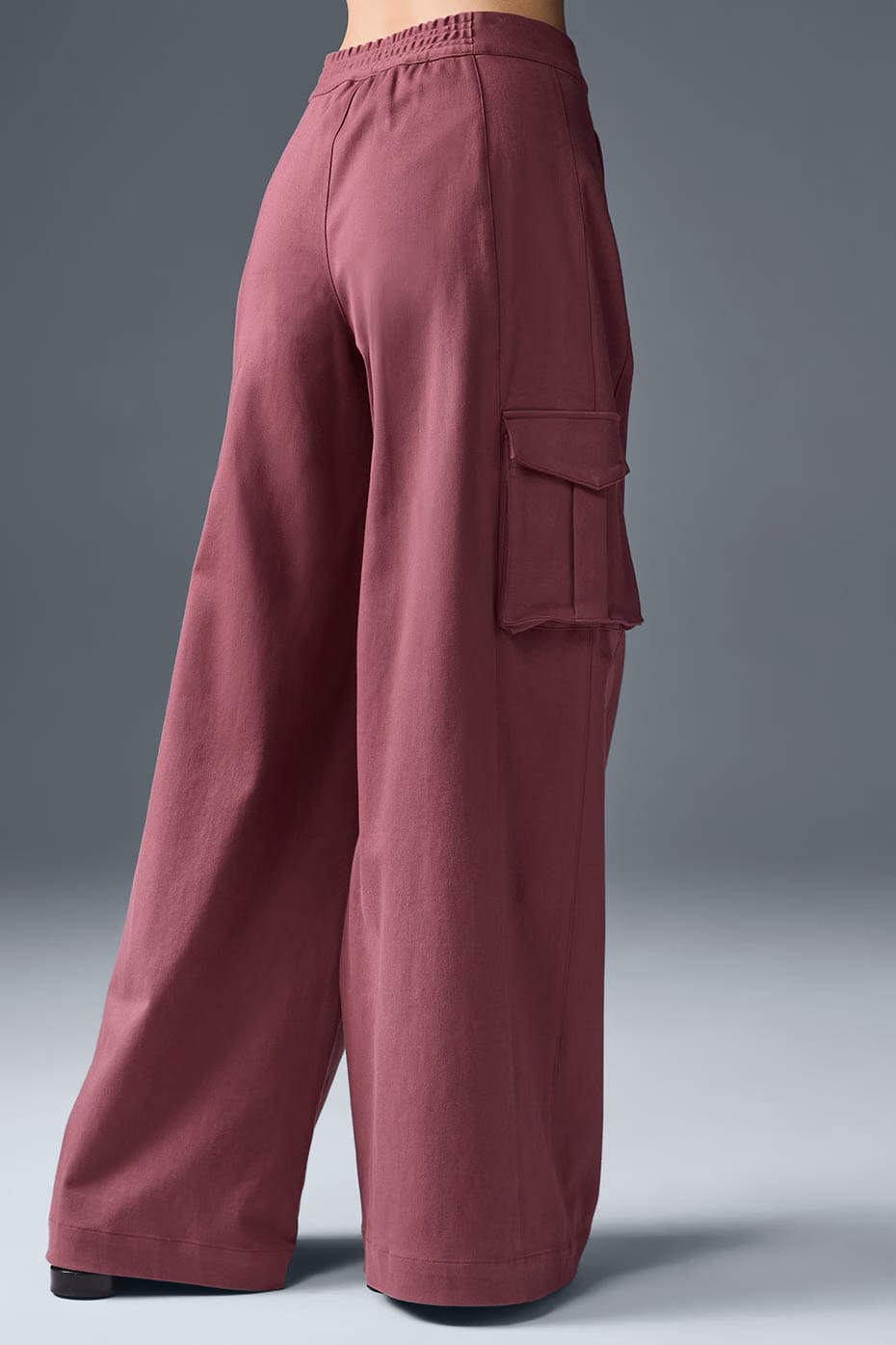 Alo Yoga Show Off Cargo Wide Leg Trouser (Long)