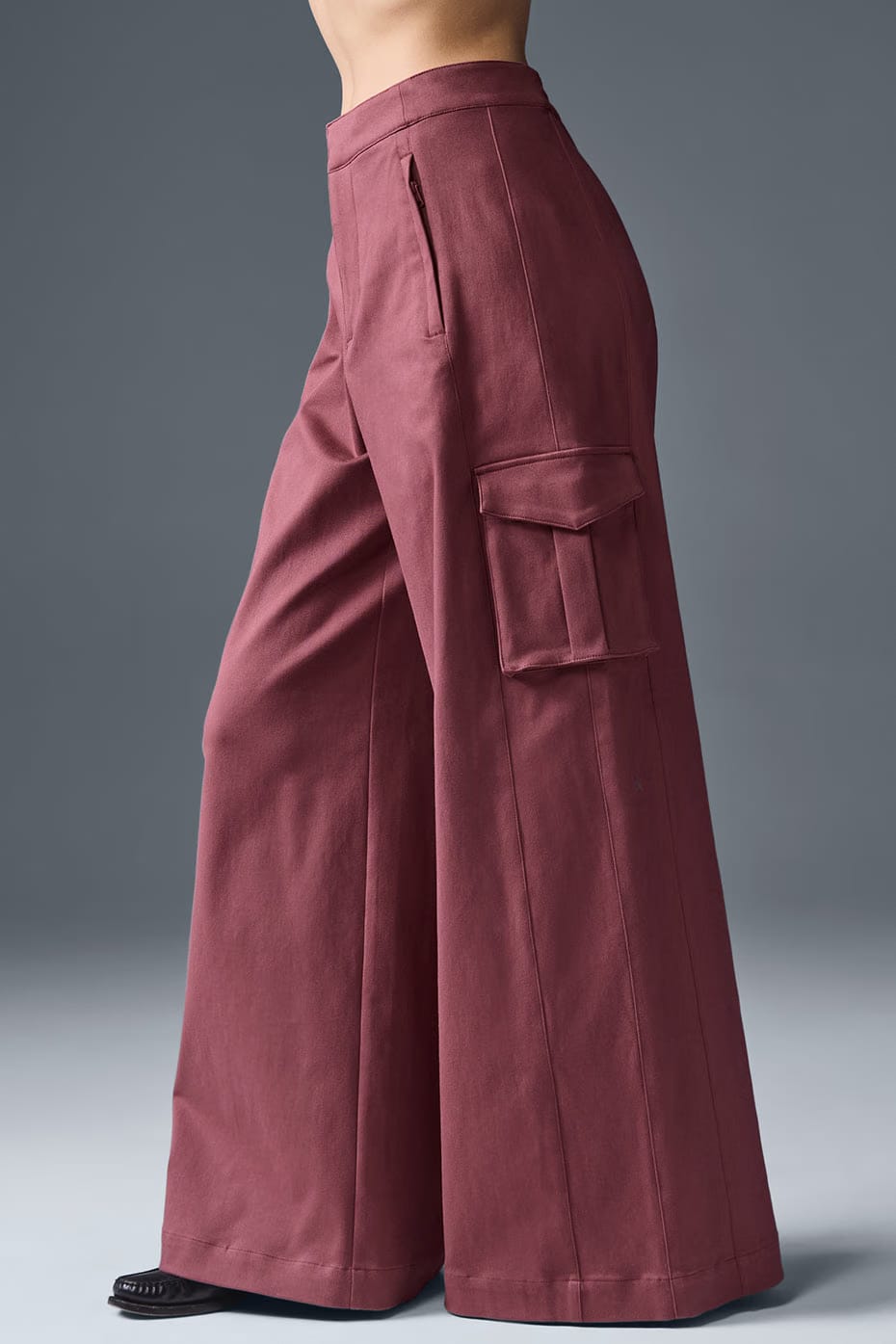 Alo Yoga Show Off Cargo Wide Leg Trouser (Long)