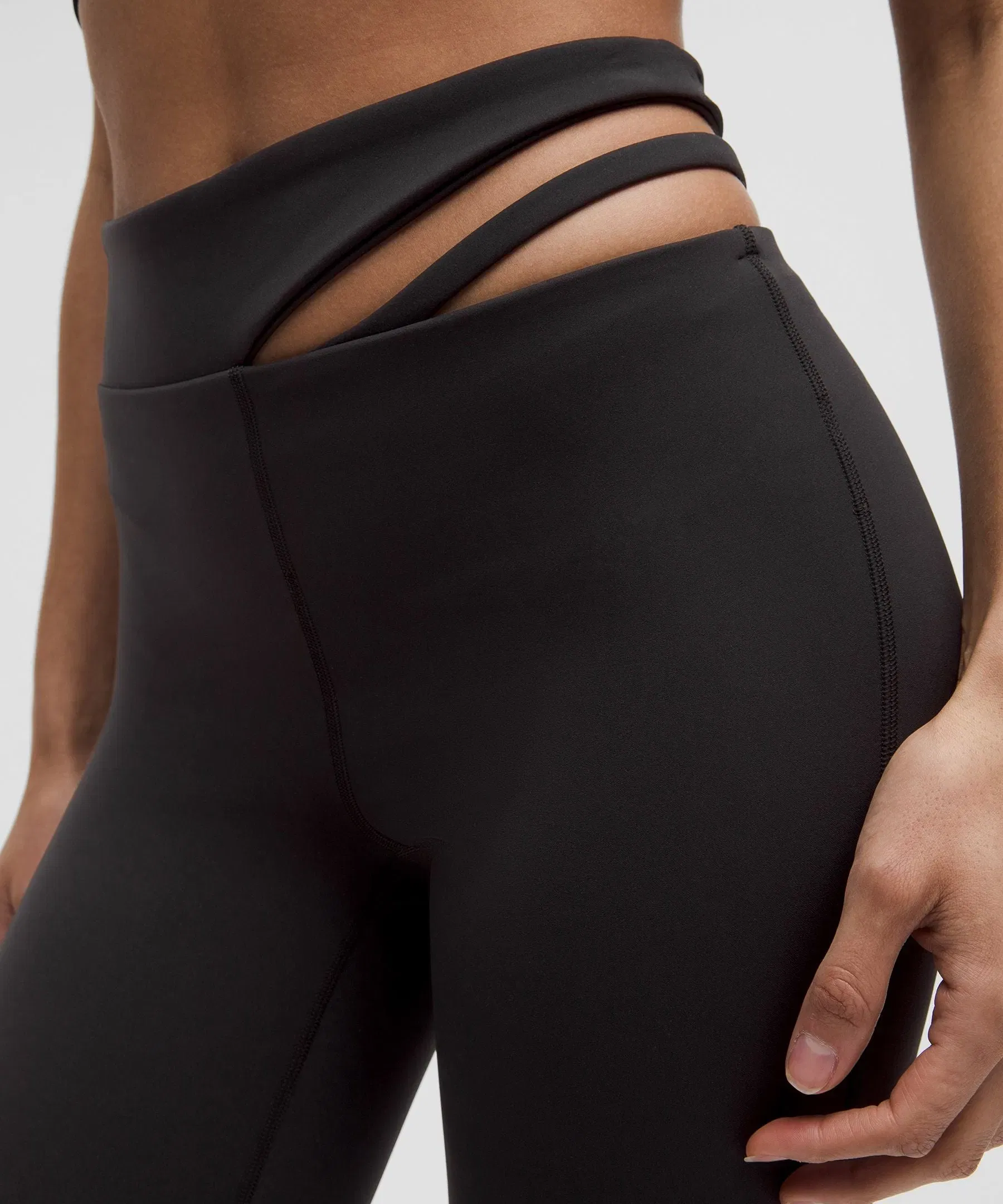 Lululemon Women's Cut-Out Waist High-Rise Train Tight 25"