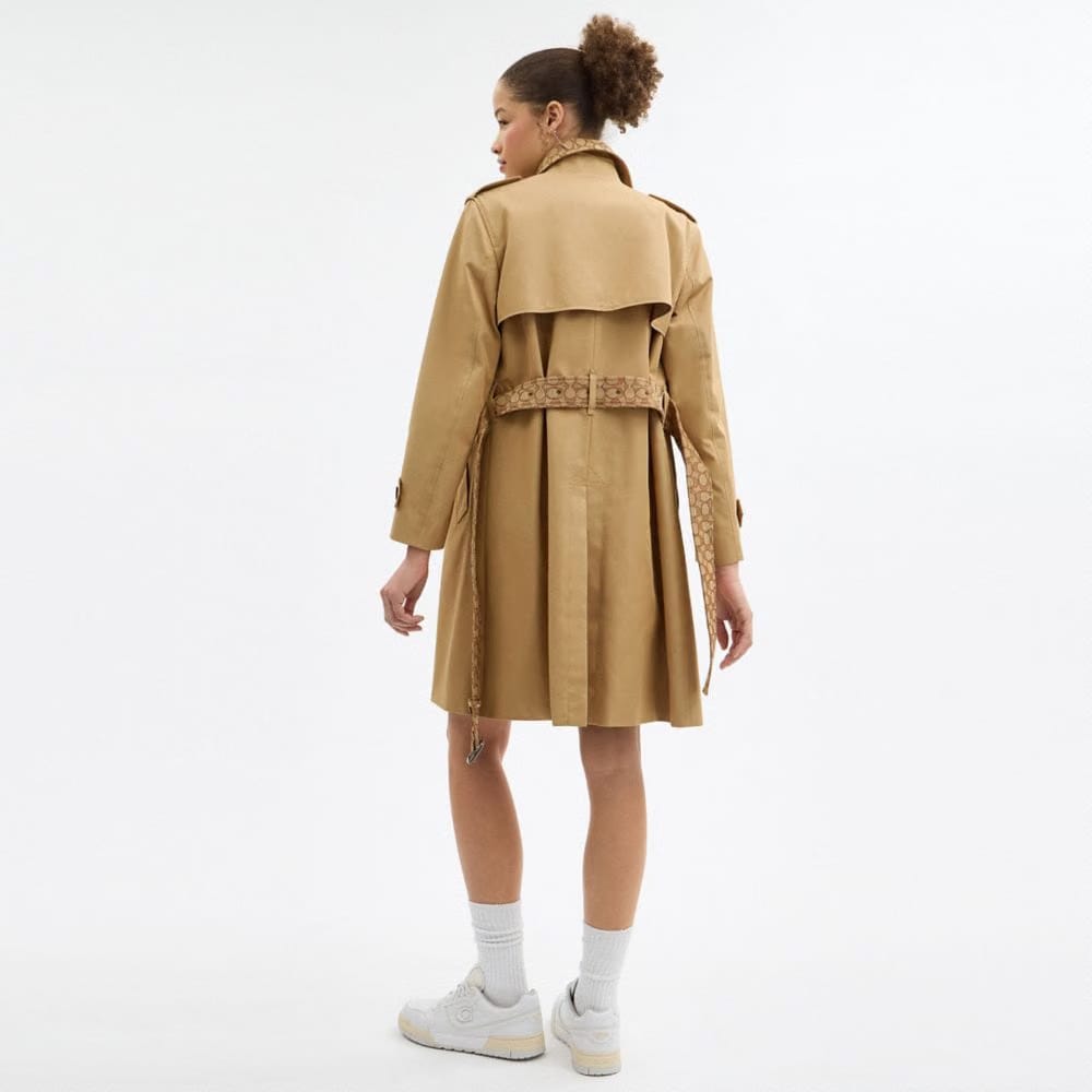 Coach Trench With Signature Piping Khaki