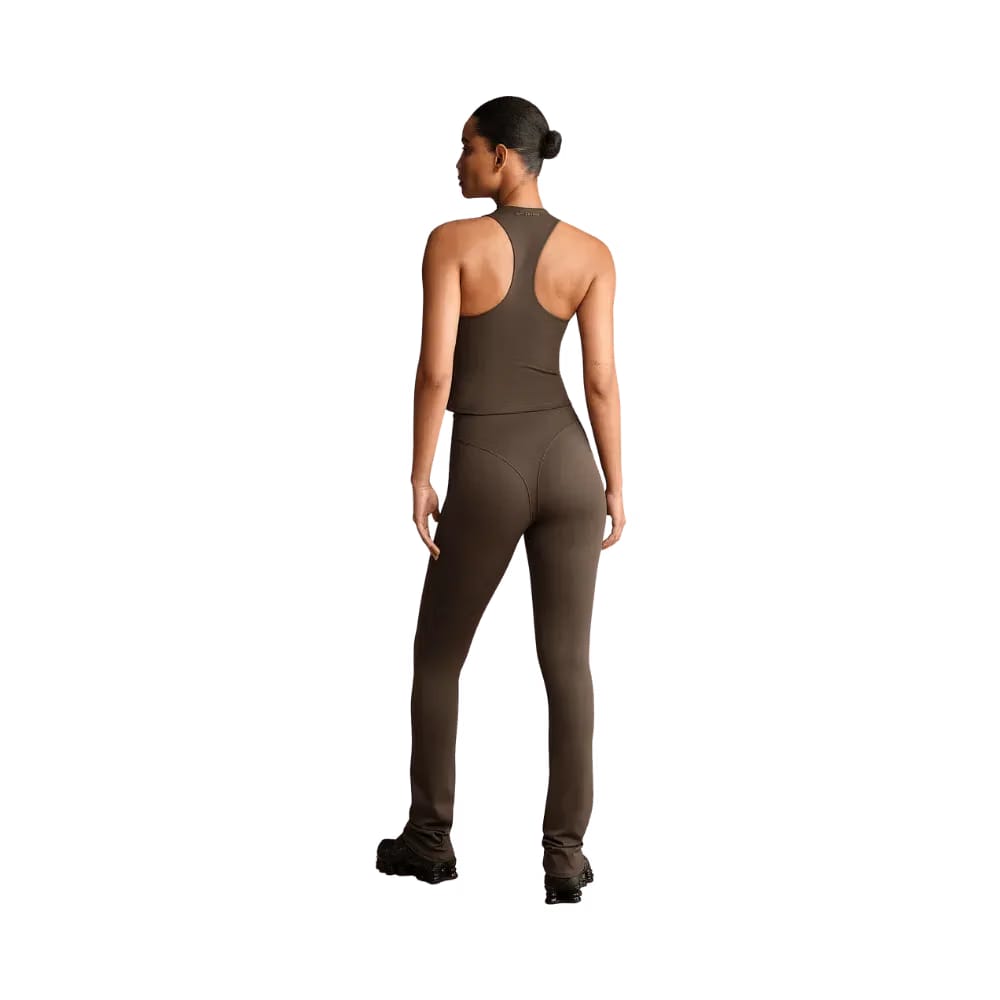 Nike X Skims Matte Women's High-Waisted V-Panel Straight Leggings DARK SEPIA