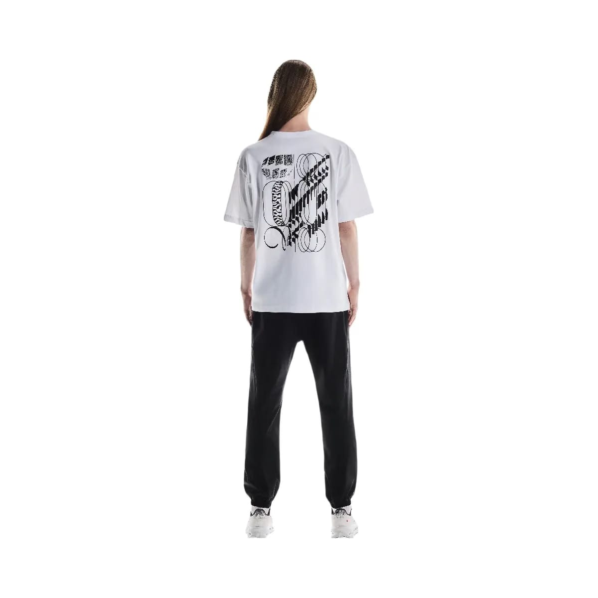On Club-T Graphic White | Black