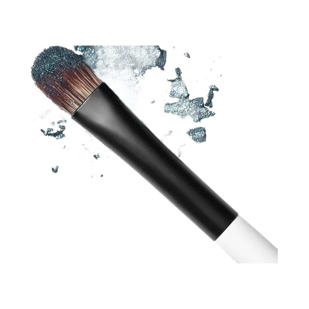 MAKEUP BY MARIO E4 Eyeshadow Shader Brush
