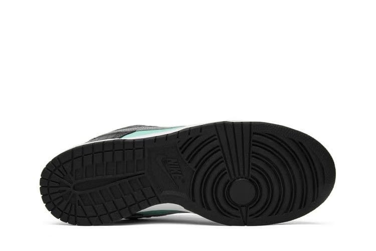 Nike SB Dunk Low Diamond Supply Co x Tiffany