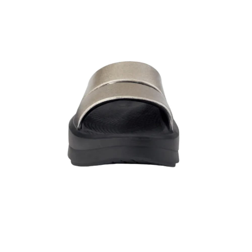 Oofos OOmega OOahh Luxe Sandal - Latte