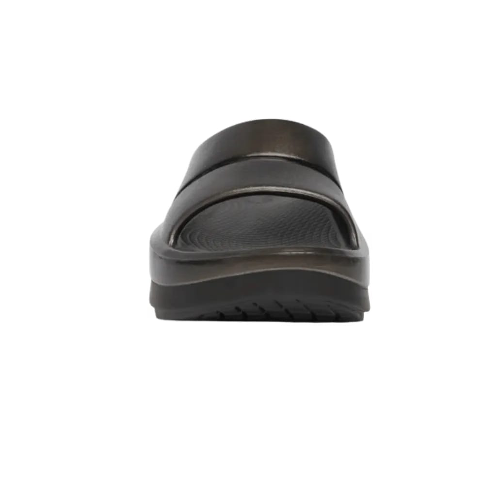 Oofos OOmega OOahh Stacked Sandal Titanium Mirror