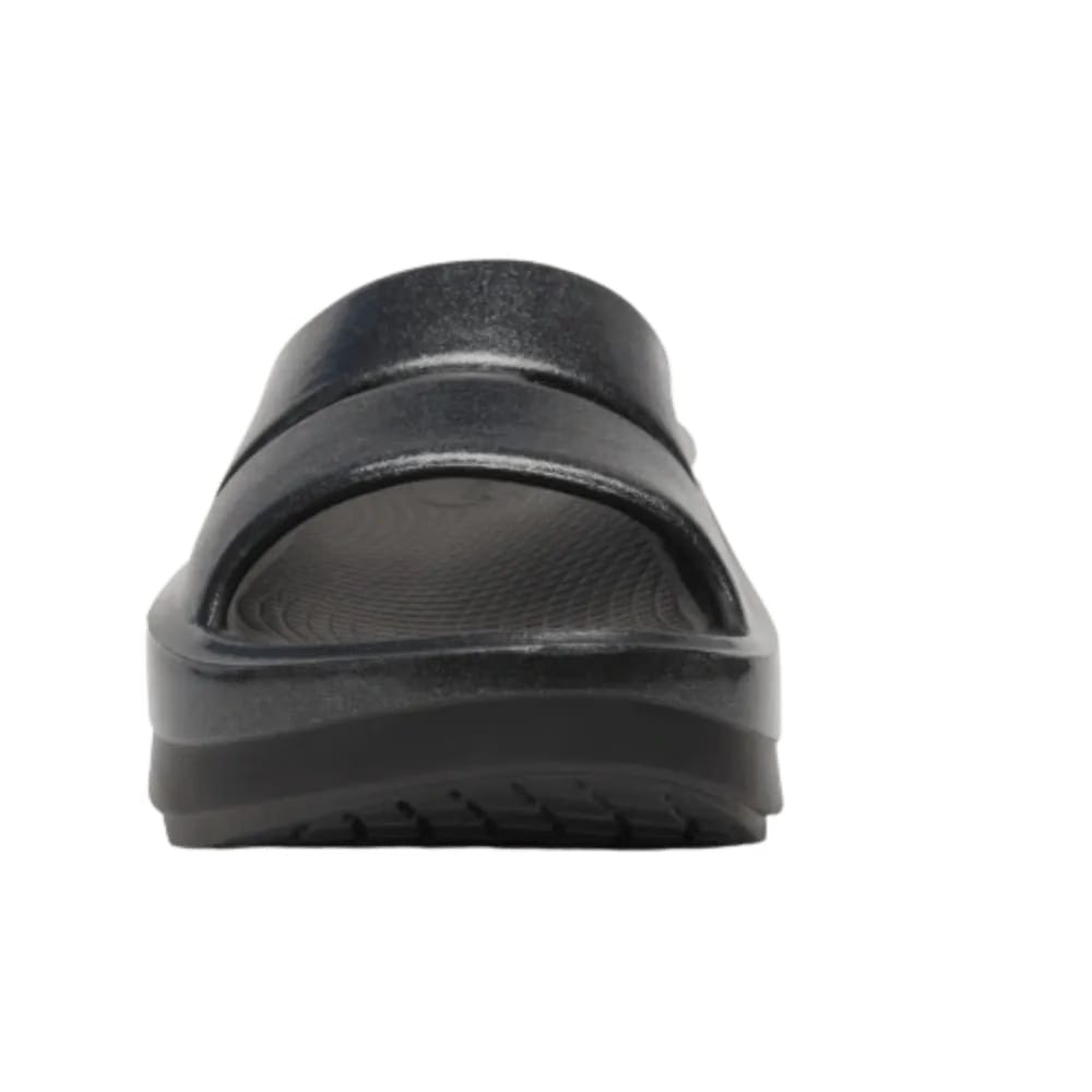 Oofos OOmega OOahh Stacked Sandal - Black Sparkle
