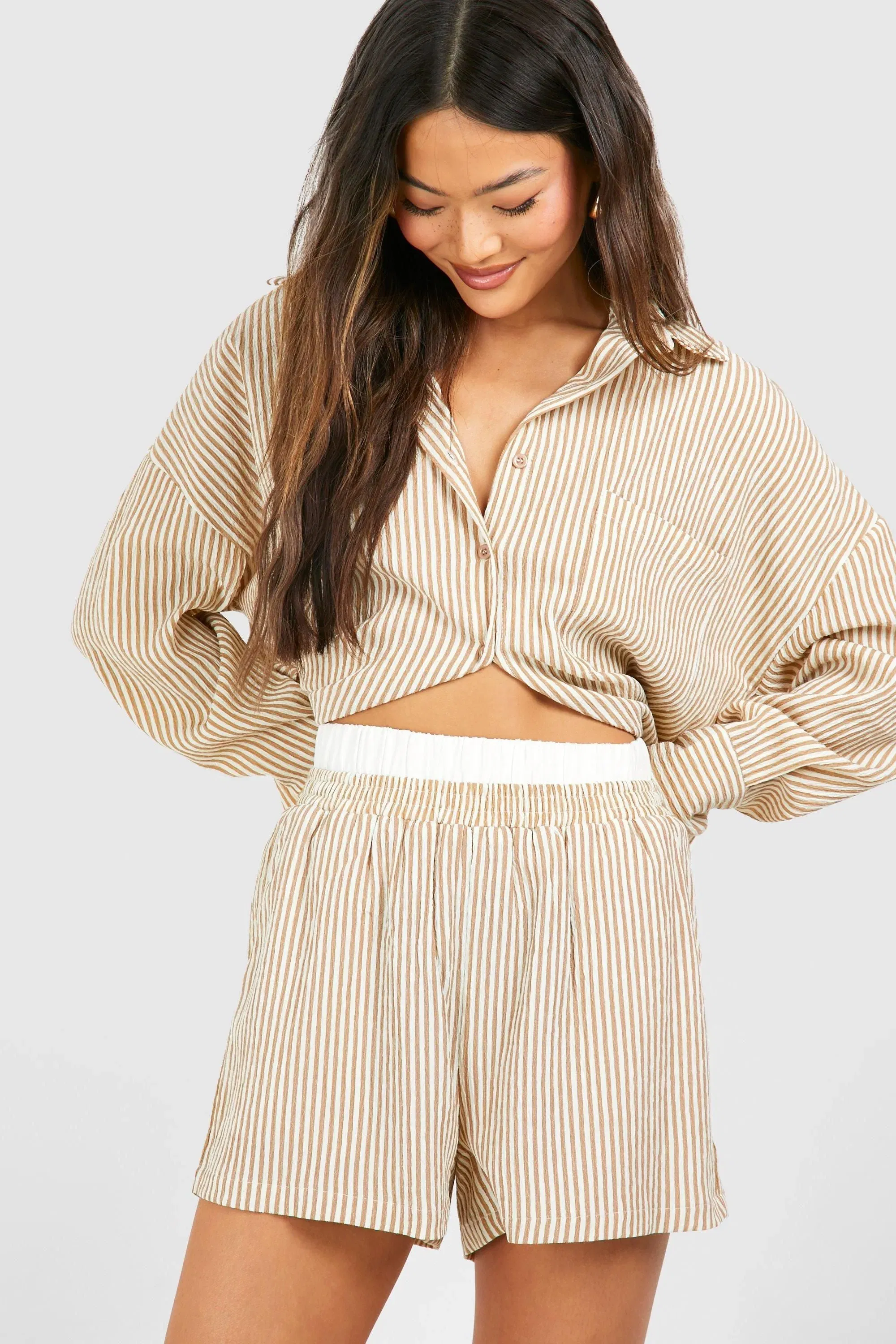 Textured Stripe Contrast Waistband Shorts