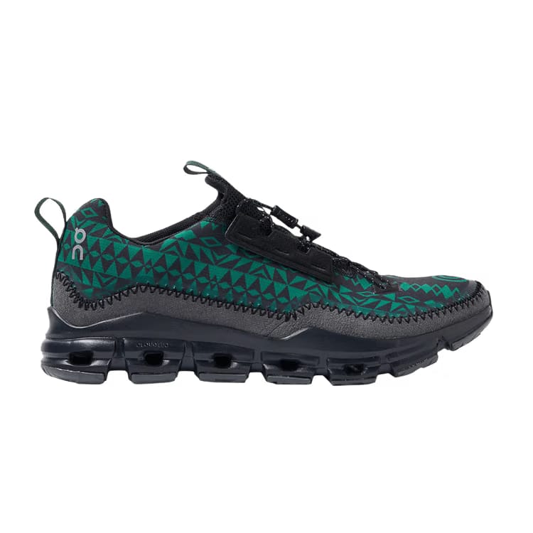 SOUTH2 WEST8 x Wmns Cloudaway 'Nepenthes - Black Evergreen'