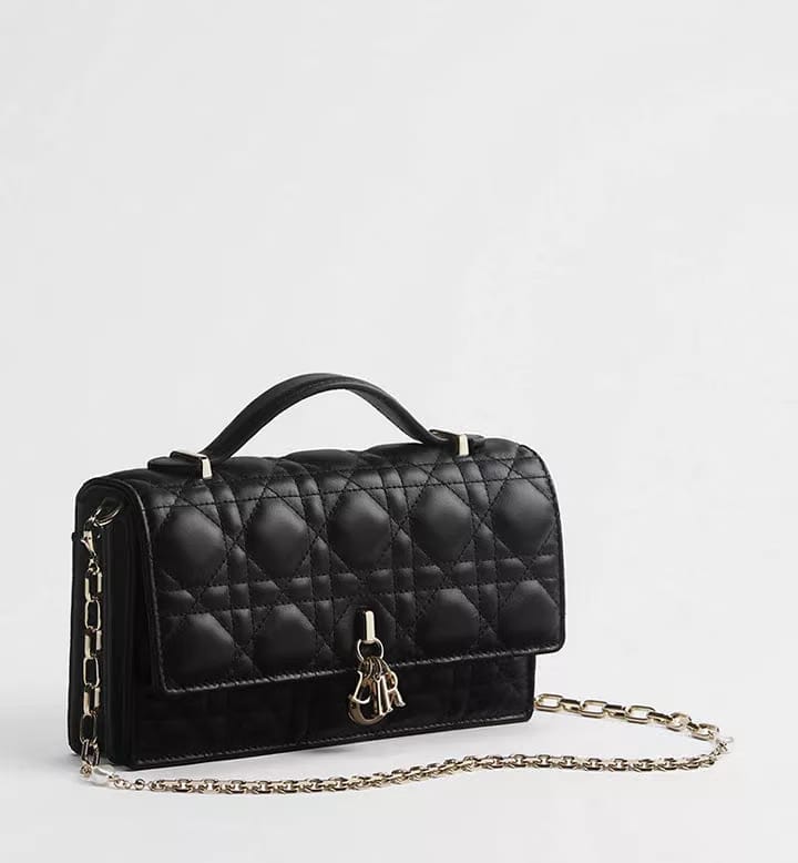 Black lambskin with Cannage pattern