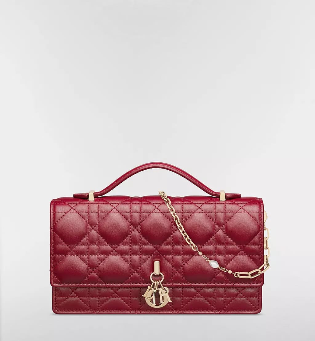 Cherry-red lambskin with Cannage motif