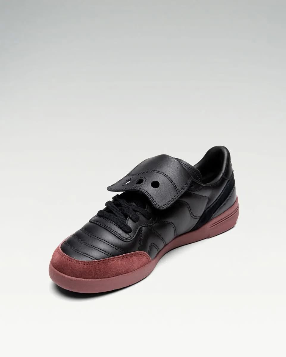 Saucony 586i S Black | Currant