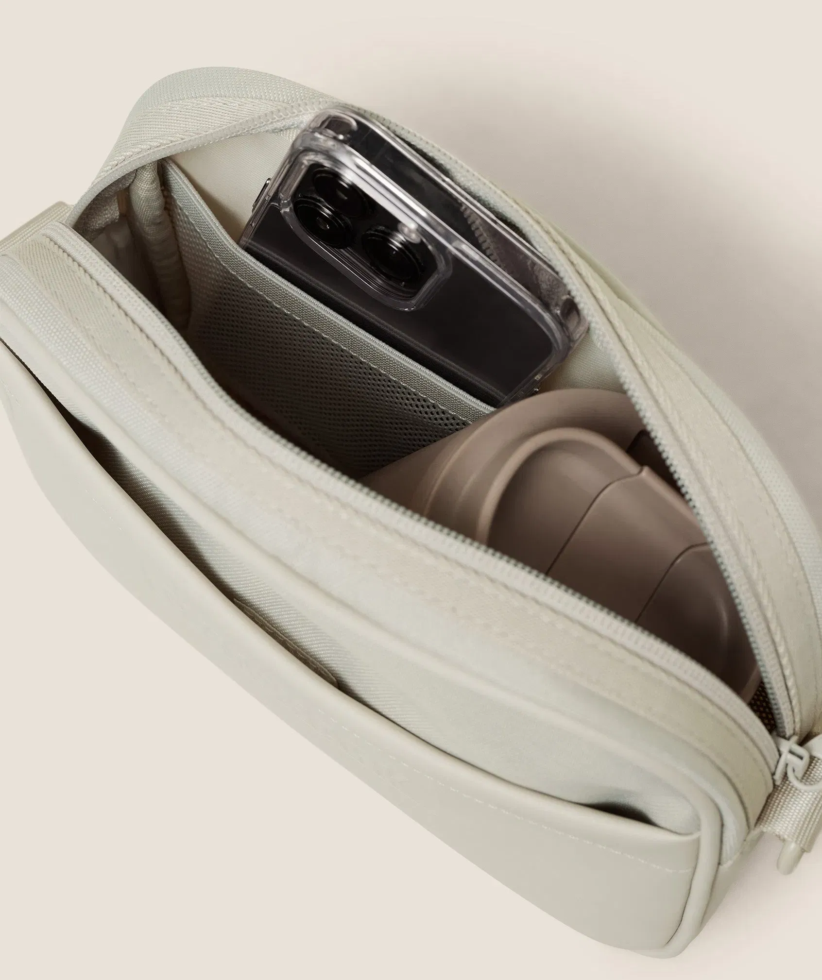 Gymshark Everyday Camera Bag Pebble Grey