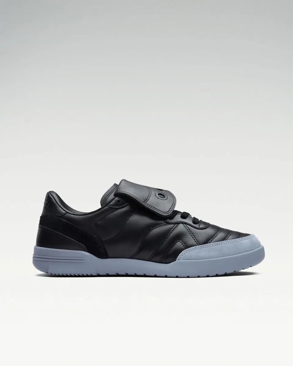Saucony 586i S Black | Flint