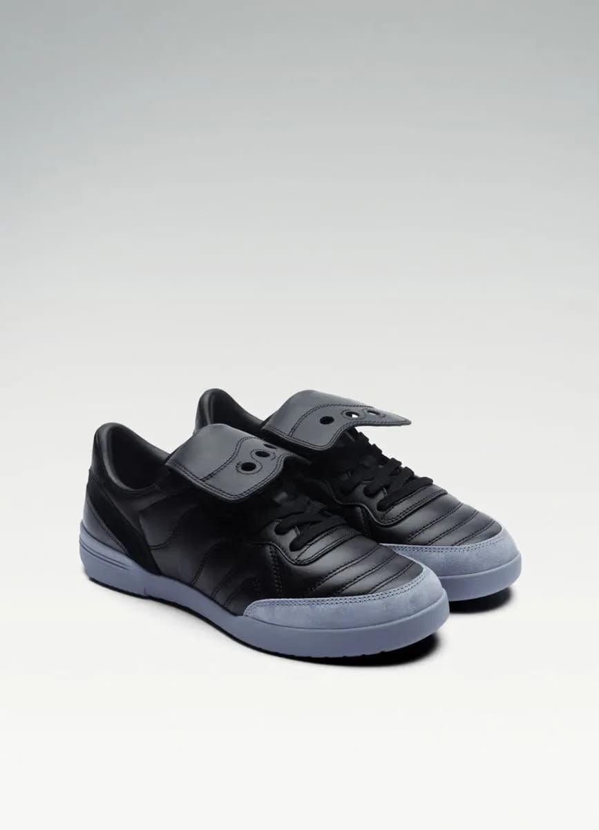 Saucony 586i S Black | Flint